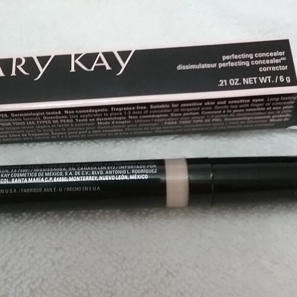 Mary Kay Deep Ivory Perfecting Concealer - Picture 1 of 1